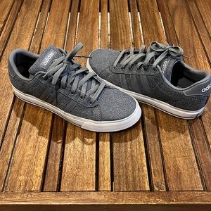Adidas Size 9.5 Men’s